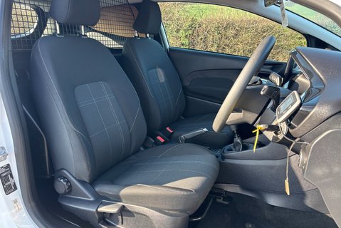 Ford Fiesta Base 85 ps Tdci Car Derived Panel Van - Air Con & Sat Nav 4