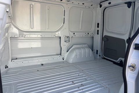 Renault Trafic SL27 115ps dCi Panel Van - Low Miles 10