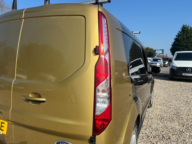 Ford Transit Connect SWB L1H1 Low Roof Limited 200 Air Con Cruise EURO 6 NO VAT 19