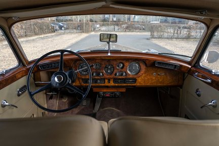 Rolls-Royce Silver Cloud II 17