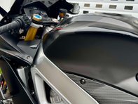 Aprilia RSV 1.1 RSV 4 1100 Factory 16