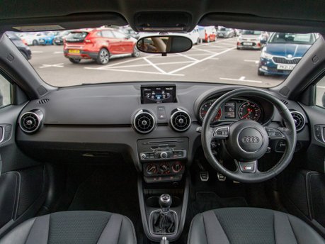 Audi A1 SPORTBACK TFSI S LINE NAV