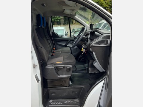 Ford Transit Custom 2.2 TDCi 270 Panel Van 5dr Diesel Manual L1 H2 (186 g/km, 98 bhp) 35