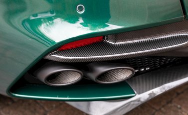 Aston Martin DBS Superleggera 31