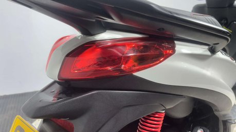 Piaggio Medley 2023 ONLY 4K 125CC LEARNER SCOOTER 15 BHP NEW MOT WARRANTY 37