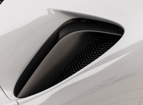 Ferrari SF90 Stradale Stradale Tailor Made Ispirazioni 30