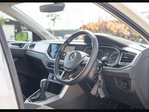 Volkswagen Polo 1.0 Polo Active TSi Semi-Auto 5dr 14