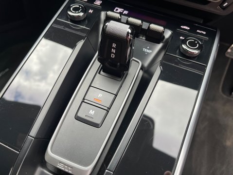 Porsche 911 CARRERA 4S PDK 22