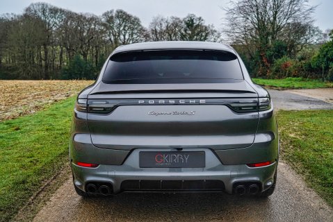 Porsche Cayenne TURBO S E-HYBRID 28