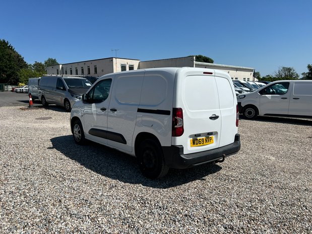 Citroen Berlingo SWB L1H1 Low Roof Enterprise Air Con Sensors Tow Bar EURO 6 8