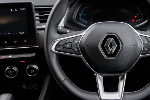 Renault Captur TECHNO E-TECH 18
