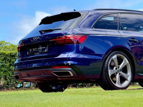 Audi A4 AVANT TFSI S LINE BLACK EDITION MHEV 17