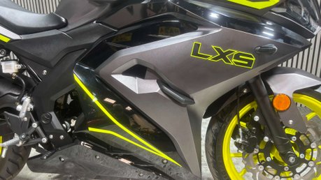 Lexmoto LXS 2023 ONLY 1K NEW MOT 125CC SPORTS BIKE LEARNER 41