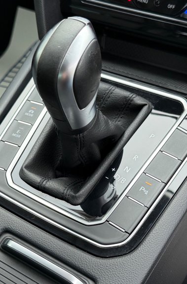 Volkswagen Passat GTE DSG - VAT Q - 1 OWNER - PLUG IN HYBRID - 3 IN STOCK 