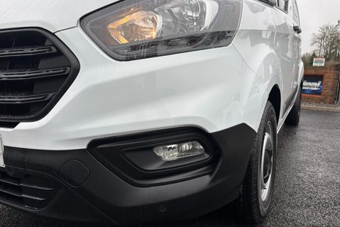 Ford Transit Custom 320 L2 Leader 130 ps DCIV with Air Conditioning 20