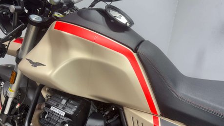 Moto Guzzi V85 TT 850 2021 ONLY 11K HISTORY FULL LUGGAGE ADVENTURE BIKE 28