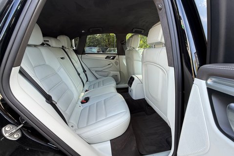 Porsche Macan TURBO PDK - TWO OWNERS -LANE ASSIST -20 INCH ALLOYS -APPLE CAR PLAY 31
