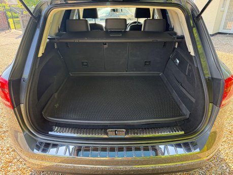 Volkswagen Touareg 3.0 TDI V6 BlueMotion Tech SE Tiptronic 4WD Euro 6 (s/s) 5dr 23