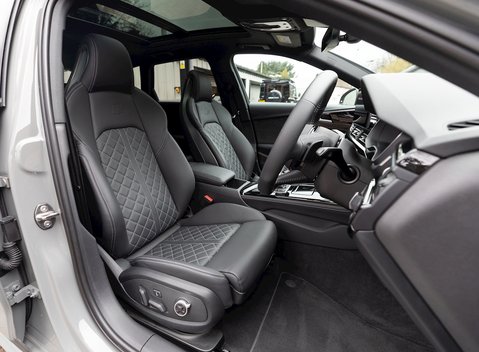 Audi S4 Avant Black Edition 12