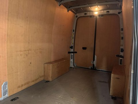 Volkswagen Crafter 2.0 Crafter CR35 Trendline TDI Auto 26