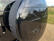 Land Rover Defender V8 36