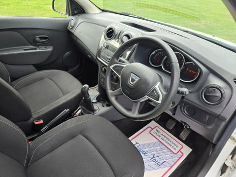 Dacia Sandero 1.0 SCe Essential Euro 6 5dr 17