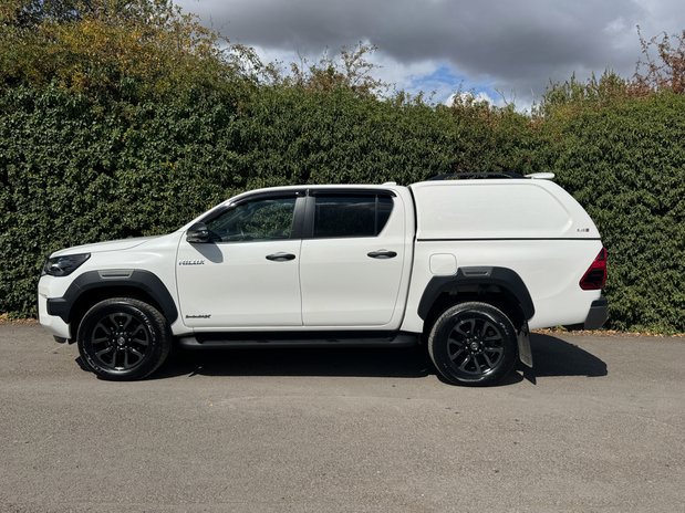 Toyota Hilux Invincible X | Auto | 2.8 LT | Double Cab | Sensors | EURO 6 | NO VAT 5