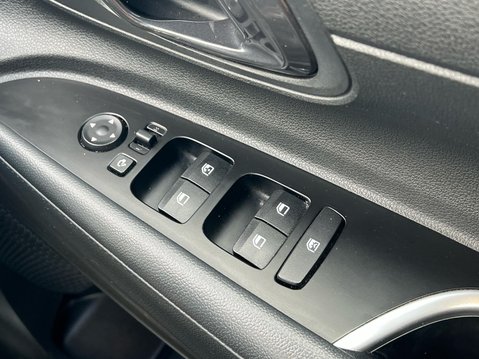 Hyundai i20 T-GDI PREMIUM MHEV 43