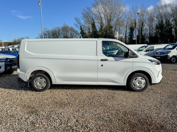 Ford Transit Custom LWB L2H1 Low Roof Trend 280 Air Con Cam Carplay Sensors EURO 6 5