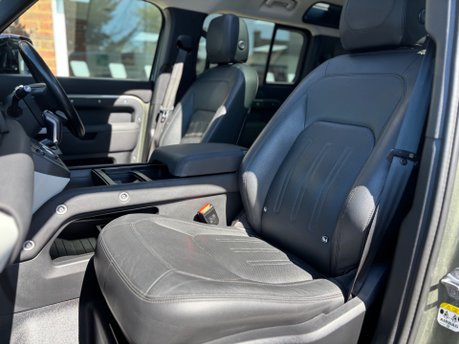 Land Rover Defender 3.0 FIRST EDITION MHEV 13