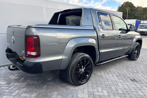 Volkswagen Amarok V6 258 Tdi DSG Aventura Black Edition 4Motion with Roller Shutter 3