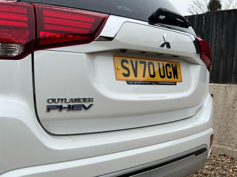 Mitsubishi Outlander PHEV DESIGN 14