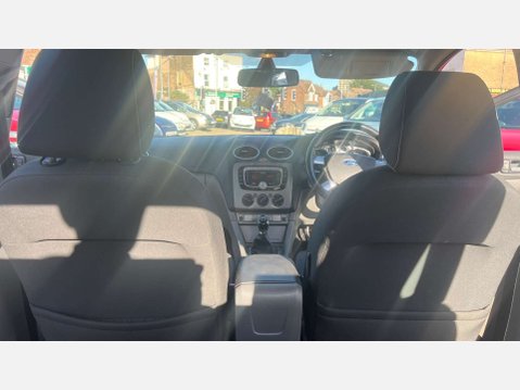 Ford Focus 1.6 TDCi DPF Titanium Hatchback 5dr Diesel Manual (115 g/km, 108 bhp) 17