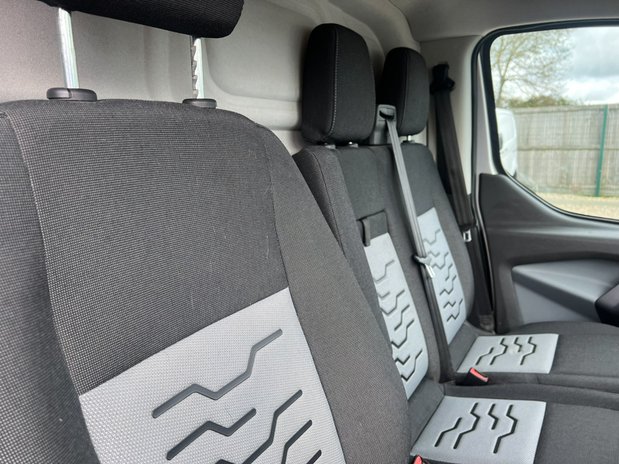 Ford Transit Custom LWB L2H1 Low Roof Limited 290 EURO 6 NO VAT 24