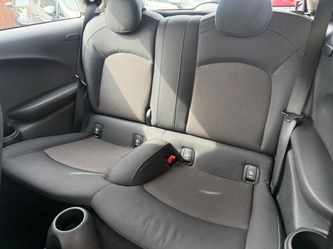 Mini Hatch 1.5 Cooper Euro 6 (s/s) 3dr 25