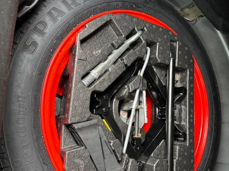 Jaguar XF 3.0d V6 Premium Luxury Saloon 4dr Diesel Auto Euro 5 (s/s) (240 ps) 18