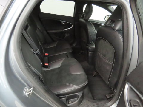 Volvo V40 2.0 D3 R-Design Nav Plus Euro 6 (s/s) 5dr 9