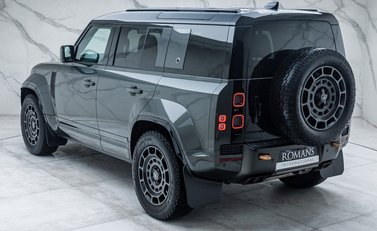 Land Rover Defender OCTA EDITION ONE 9