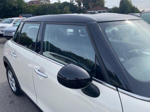 Mini Hatch 1.5 Cooper Auto Euro 6 (s/s) 5dr 11