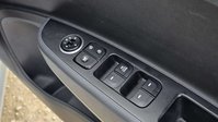 Hyundai i10 1.2 SE Hatchback 5dr Petrol Auto Euro 6 (87 ps) 36