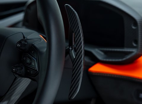 Lamborghini Revuelto 15