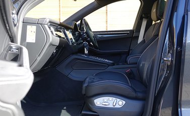 Porsche Macan GTS 18