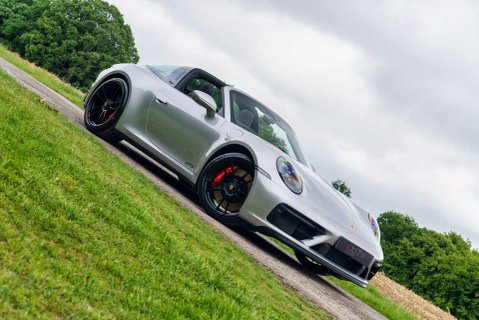 Porsche 911 Targa 4 GTS PDK 19