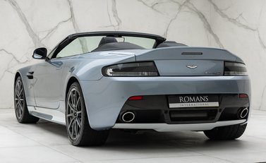 Aston Martin V12 Vantage S ROADSTER 14