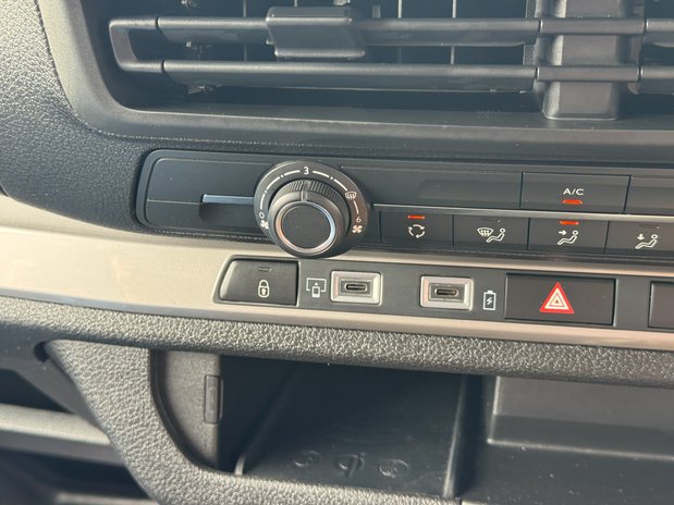 Toyota Proace MWB L2H1 (SOLD KH) Low Roof 3100 Air Con Sensors EURO 6 33