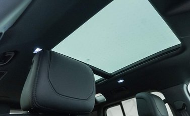 Land Rover Defender 110 D300 X 10