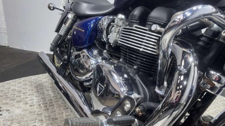 Triumph Bonneville 2008 7K EXCELLENT CONDITION CRUISER LOW RIDER 865CC 31