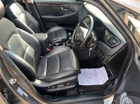 Kia Carens 3 SAT NAV ECODYNAMICS CRDI 9