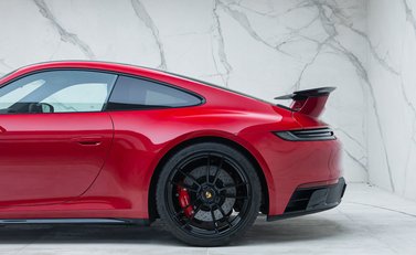 Porsche 911 Carrera GTS (992) 42