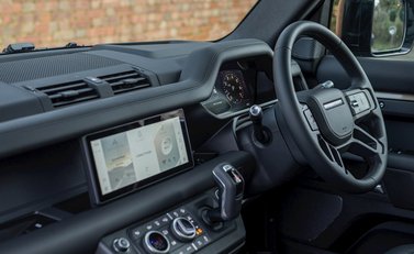 Land Rover Defender 110 X P400 16